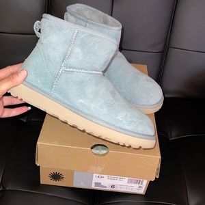 W classic mini ll light blue uggs